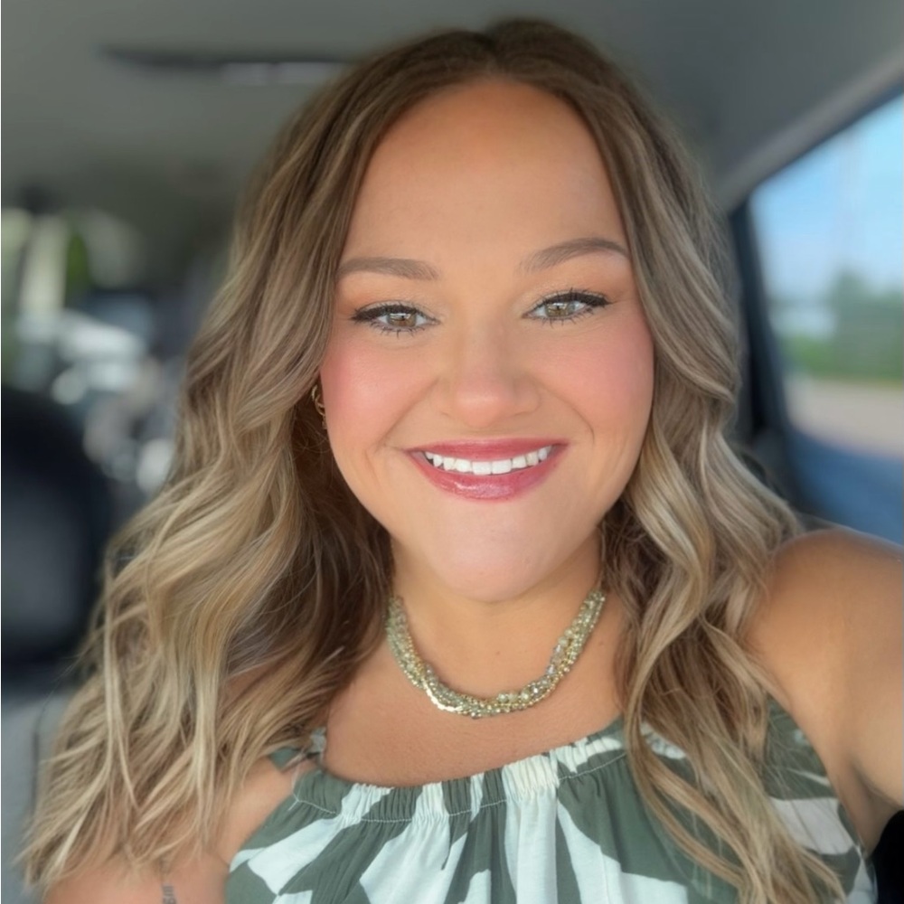 Meet your Posher, Danielle